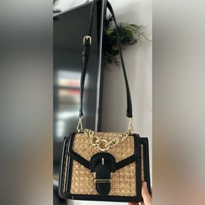 CHAIN HANDLE RATTAN CROSSBODY BAG